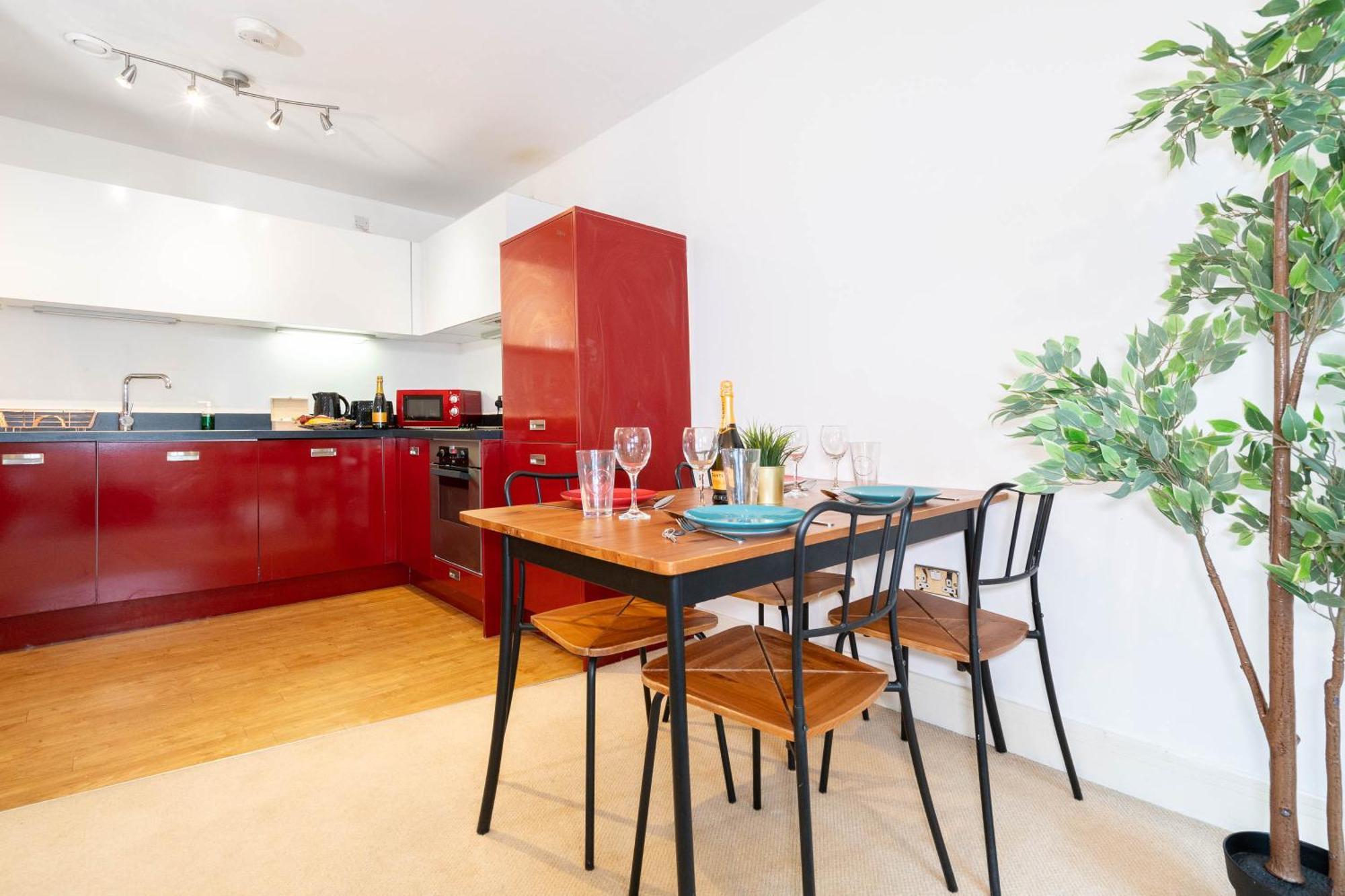 Apartment 2 Bedroom - Centre - Secure Parking - Wifi - Netflix - 81um Birmingham
