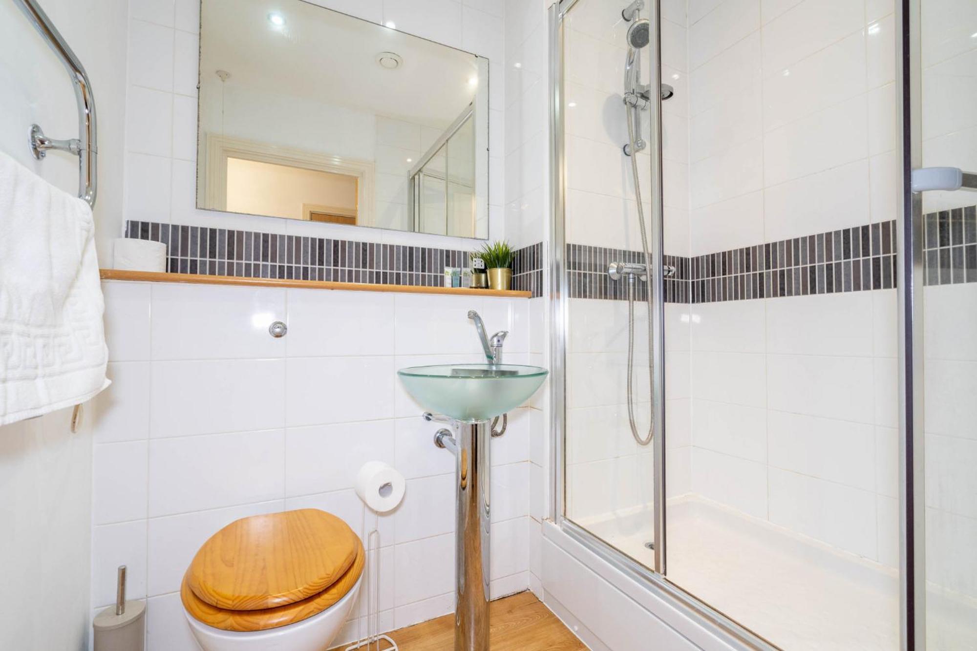 2 Bedroom - Centre - Secure Parking - Wifi - Netflix - 81um * Birmingham